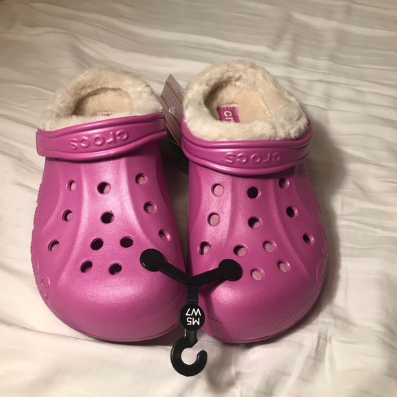 Pink Crocs with fur - Picture 2 of 4